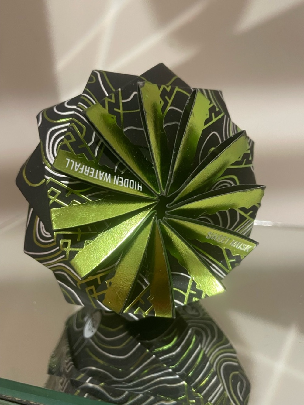 Viori Green Metallic Rice Water Protein Solid Shampoo in Hidden Waterfall